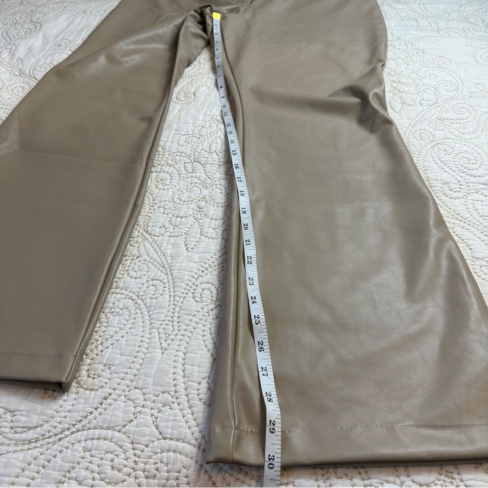 -NWT A&F curve love vegan leather beige flare pants - Picture 3 of 8